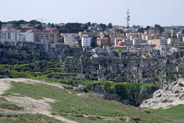 Мягкий туф Гравины приютил немало семей