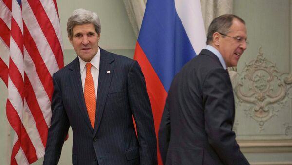 Джон Керри и Сергей Лавров во время встречи в Париже