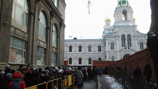 Петербуржцы в ожидании прибытия Даров волхвов. Фото с места события