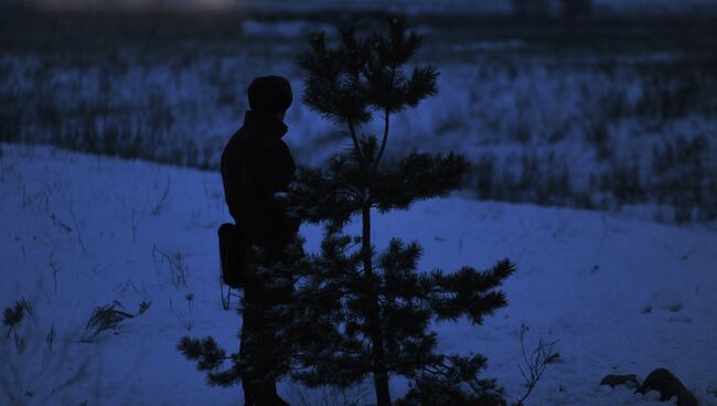 Солдат на учениях, архивное фото