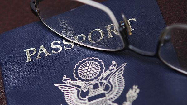 Паспорт гражданина США, архивное фото