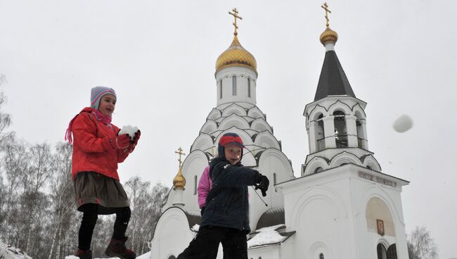 Храм святителя Николая Чудотвортца в Мытищинском районе Подмосковья. Архивное фото