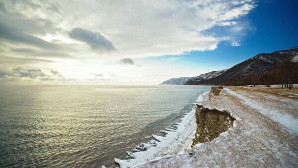 Озеро Байкал зимой. Архивное фото