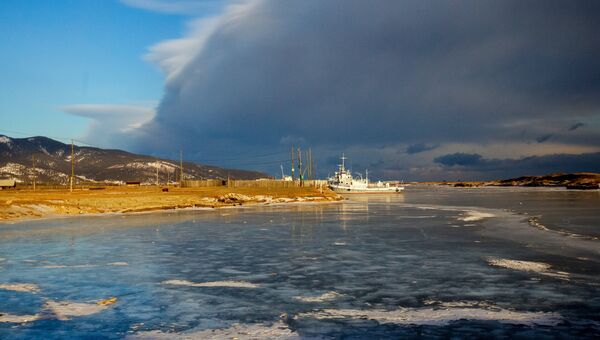 Озеро Байкал зимой. Архивное фото