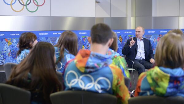 Встреча В.Путина с олимпийскими волонтерами в Сочи. Архивное фото