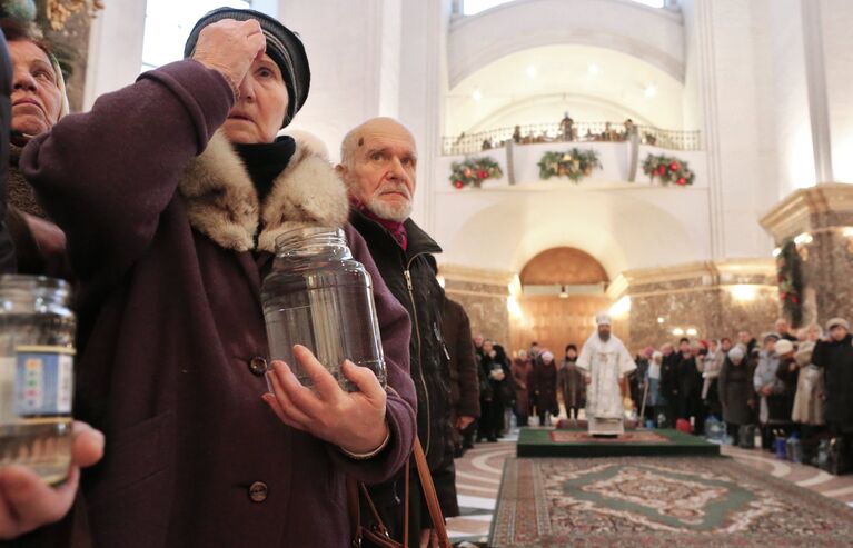 Освящение воды в Крещенский сочельник