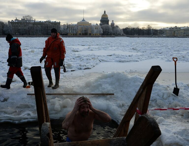 Крещенские купания в Петербурге. Фото с места события