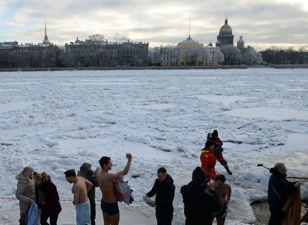 Крещенские купания в Петербурге. Фото с места события