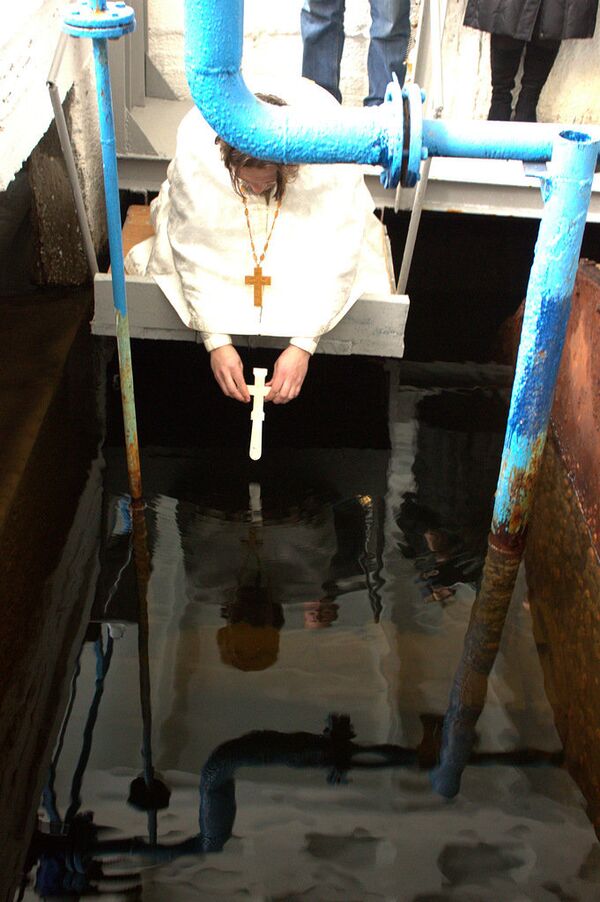 Крещение в Самаре: святая вода из крана и запрещенные купели