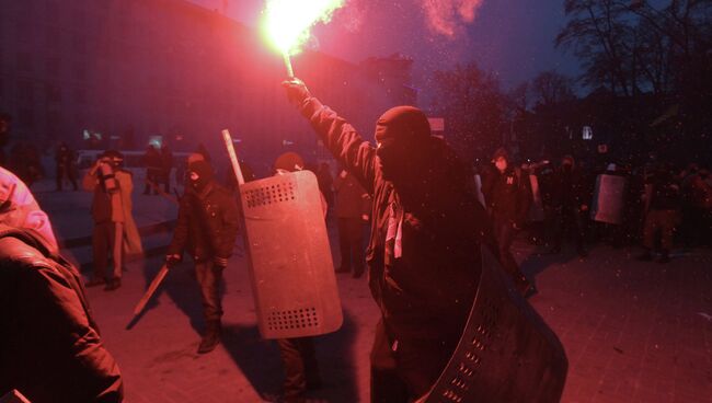 Противостояние между оппозицией и правоохранительными органами в Киеве