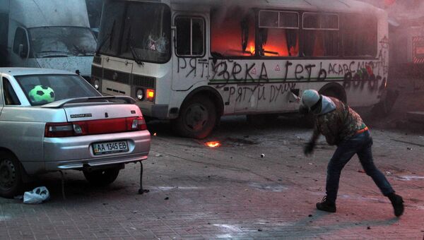 Противостояние между оппозицией и правоохранительными органами в Киеве, фото с места событий