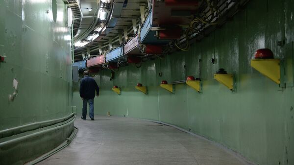 Тоннель накопительного кольца коллайдера ВЭПП-4М. Архивное фото