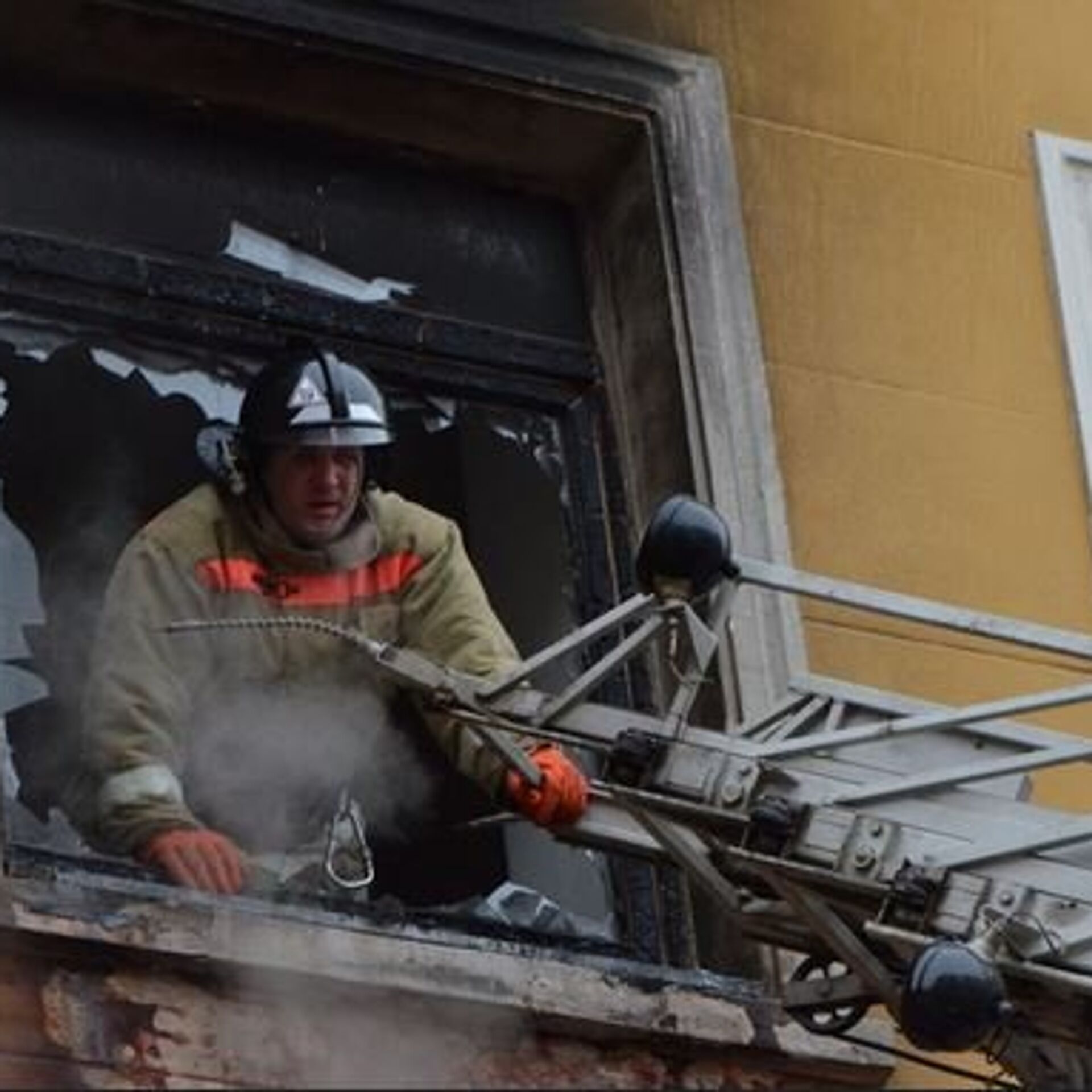 В красноярском Железногорске загорелся многоквартирный дом - РИА Новости,  19.12.2020