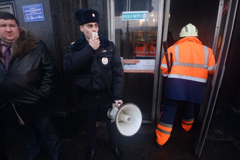 Строительная свая пробила тоннель на зеленой ветке столичного метро