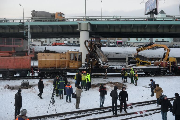 Строительная свая пробила тоннель на зеленой ветке столичного метро