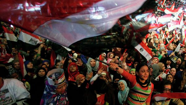 Сторонники Египетской армии и полиции собираются на площади Тахрир в Каире, фото с места события