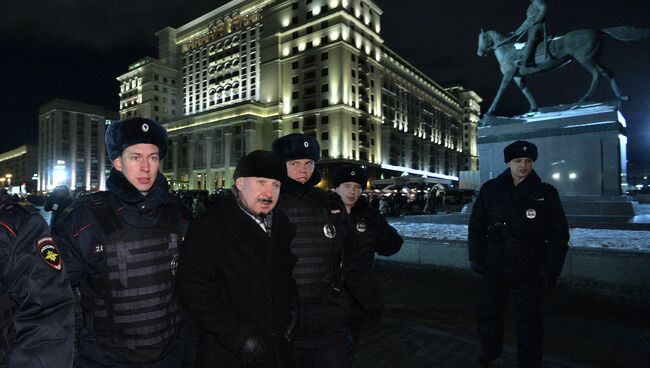 Во время акции в поддержку обвиняемых по болотному делу на Манежной площади