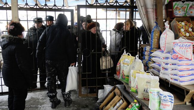 Торговцы красноярского рынка Северный не могут попасть на рабочие места