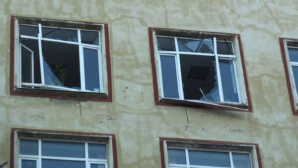 Взрыв при разгерметизации баллона выбил стекла в здании в Петербурге