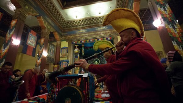 Буддийский Новогодний обряд очищения Дугжууба в Петербурге