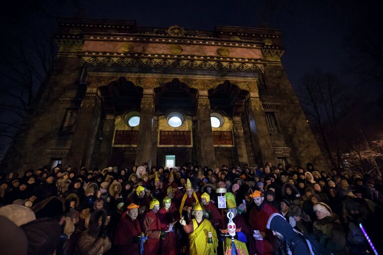 Буддийский Новогодний обряд очищения Дугжууба в Петербурге