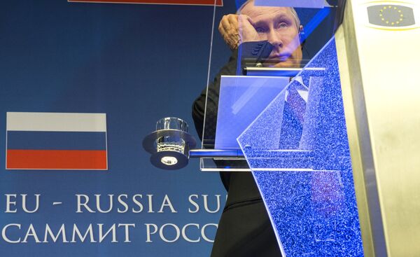 Президент России Владимир Путин на совместной пресс-конференции по итогам встречи на высшем уровне Россия – Европейский союз в Брюсселе Президент России Владимир Путин на совместной пресс-конференции по итогам встречи на высшем уровне Россия – Европейский союз в Брюсселе