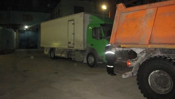 Цирковой фургон с животными и автобус с артистами в четверг застряли в 40-градусный мороз на 103-м километре автодороги Сургут-Нижневартовск в Ханты-Мансийском автономном округе