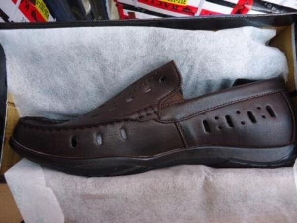 Китайская обувь, незаконно маркированная товарным знаком KACLOH