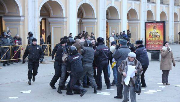 Задержание активистов Другой России во время несанкционированной акции в Санкт-Петербурге