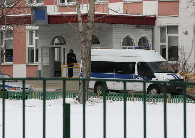 Мужчина открыл стрельбу в московской школе