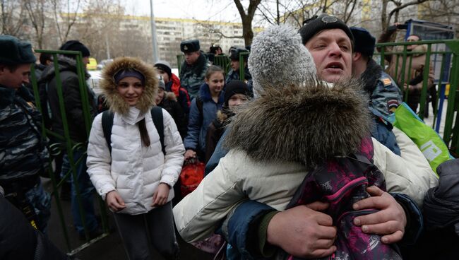 Старшеклассник открыл стрельбу в московской школе