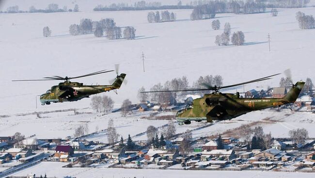 Учения пилотов Новосибирской авиационной базы армейской авиации ЦВО, архивное фото