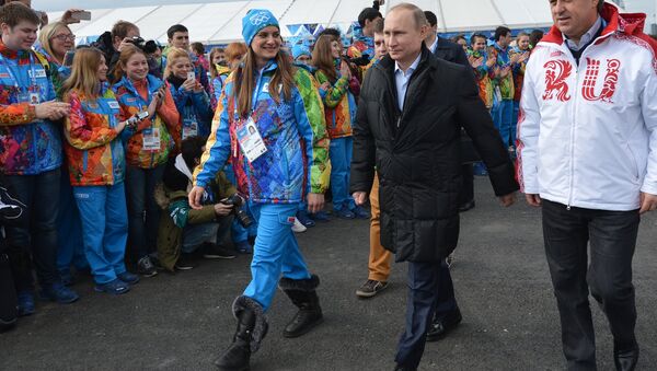 В.Путин на церемонии поднятия Олимпийского флага сборной России