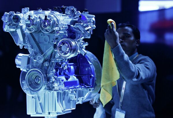 Двигатель автомобиля Ford на выставке Auto Expo 2014 в Нью-Дели, Индия