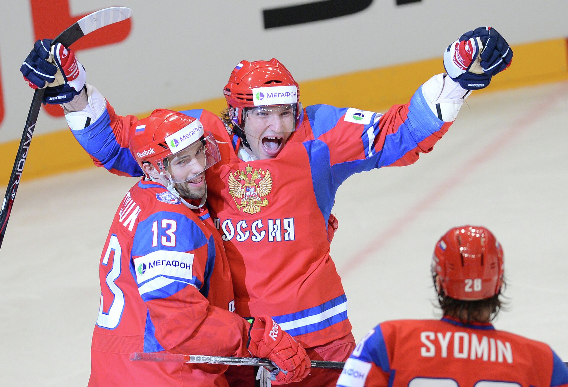 Игроки сборной России Павел Дацюк и Александр Овечкин Игроки сборной России Павел Дацюк и Александр Овечкин - РИА Новости, 1920, 04.04.2025