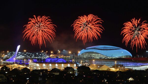 Салют над Олимпийским парком во время генеральной репетиции церемонии открытия