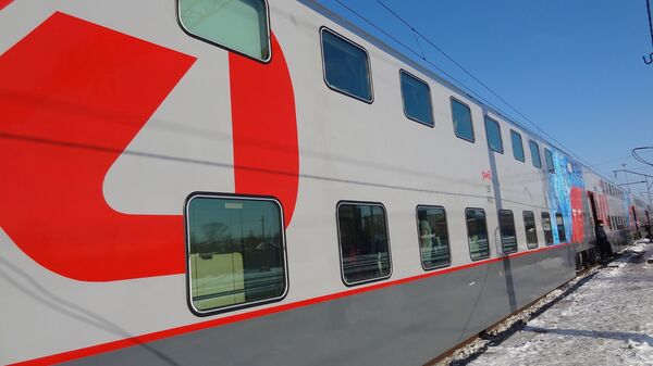 Фирменный двухэтажный поезд по маршруту Москва - Адлер