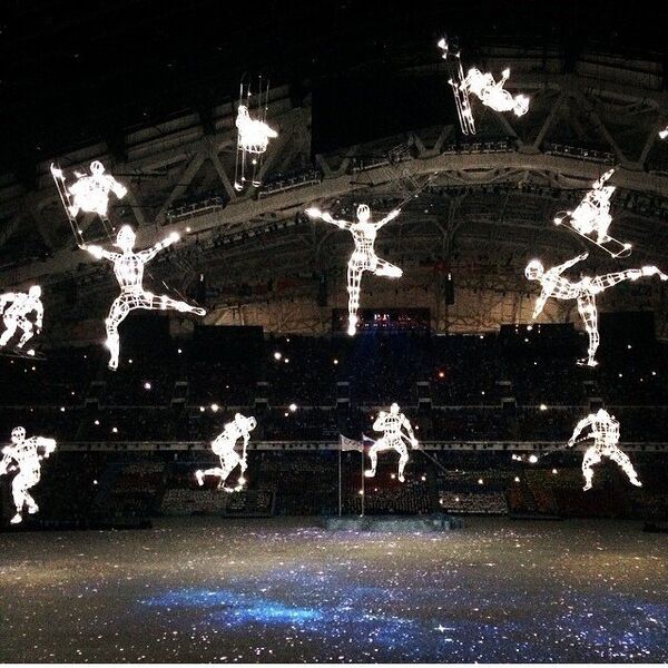 Театрализованное представление во время церемонии открытия зимних Олимпийских игр в Сочи