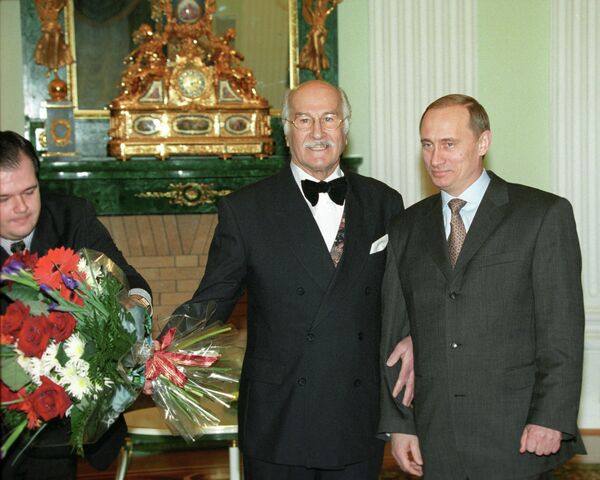 Владимир Путин поздравил с юбилеем Владимира Зельдина