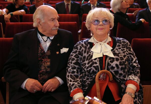 Актер Владимир Зельдин с супругой Иветтой Капраловой перед церемонией вручения премии Ника