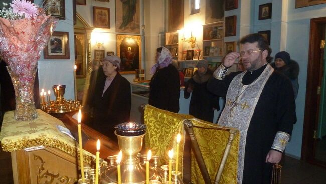 Панихида по убиенным в кафедральном соборе города Южно-Сахалинска. Архивное фото