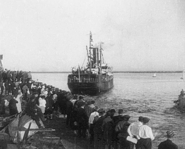 Пароход Челюскин в Архангельске Пароход Челюскин в Архангельске