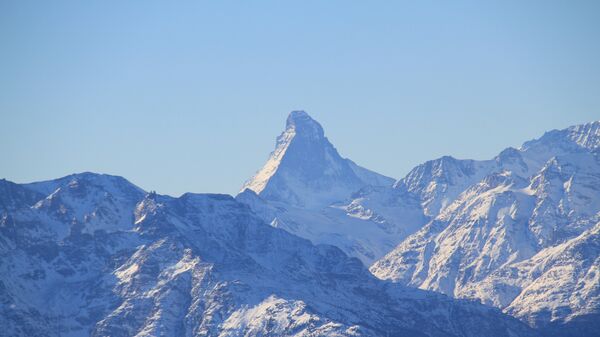 Вершина Маттерхорн в Альпах. Архивное фото