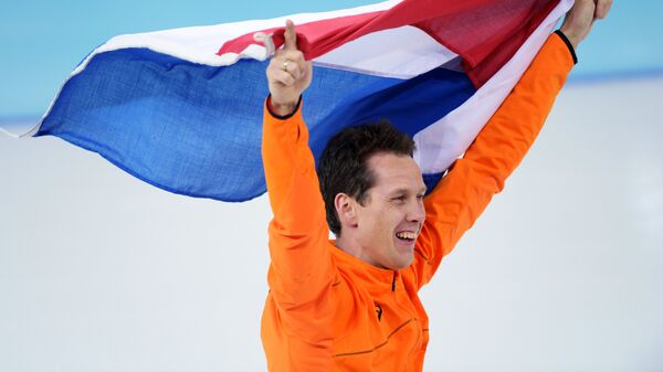 Штефан Гротхайс (Нидерланды) после забега на 1000 метров в соревнованиях по конькобежному спорту