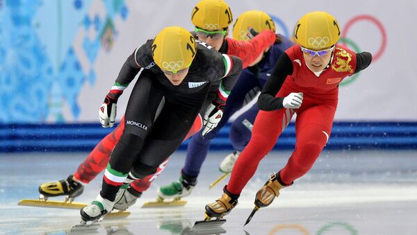 Слева направо: Арианна Фонтана (Италия), Валери Мальте (Канада), Сим Сук Хи (Южная Корея) и Ли Цзяньжу (Китай) в четвертьфинальном забеге на 500 метров