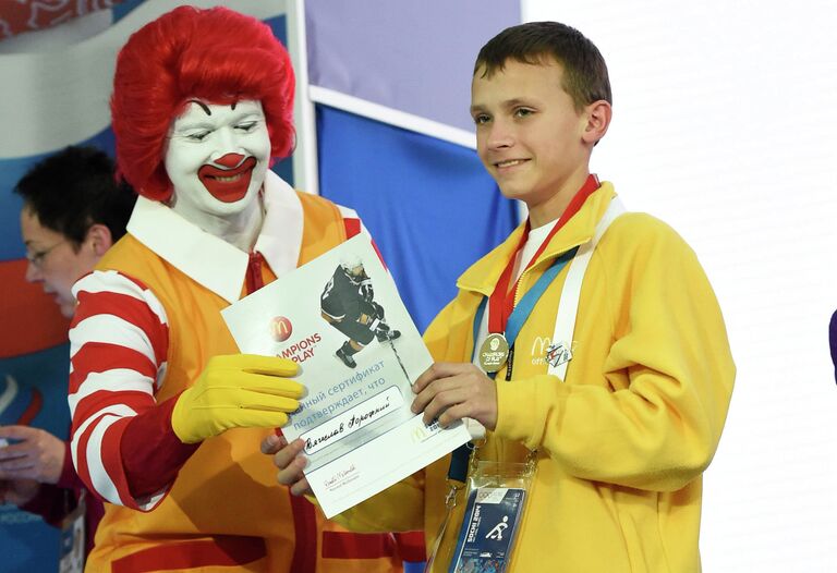 Церемония награждения победителей программы Дети-Чемпионы Макдоналдс