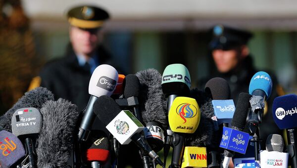 Микрофоны возле штаб-квартиры ООН в Женеве