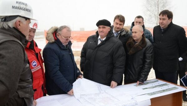 Власти Костромы и области провели выездное совещание на стройплощадке нового мусоросортировочного комплекса ООО Техно-Р. Событийное фото.