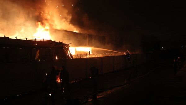 Пожар на складе в Санкт-Петербурге. Фото с места событий