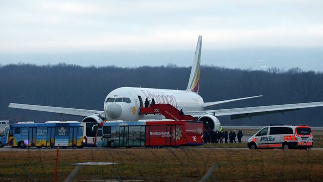 Лайнер Boeing 767-300 авиакомпании Ethiopian Airlines в аэропорту Женевы